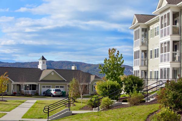 Gallery | View Photos of Woodland Pond Senior Living